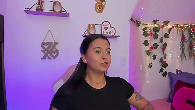 Snapshot of Sweet_Chloe06 chatting on 02-04-25, 04:39 Sweet Chloe06 online show from 02-04-25, 04:39