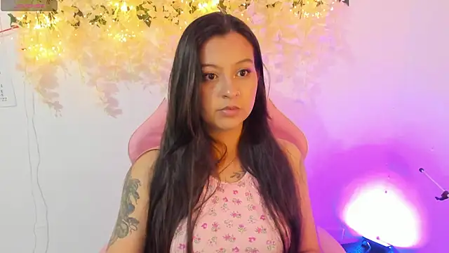 Snapshot of Sweet_Chloe06 chatting on 11-04-25, 11:15 Sweet Chloe06 online show from 11-04-25, 11:15