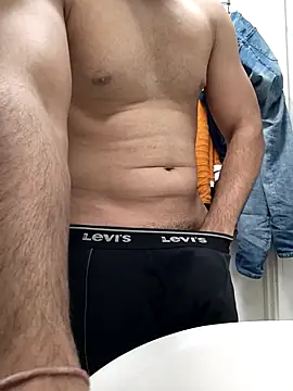 Snapshot of samcumms chatting on 03-01-25, 11:47 samcumms online show from 03-01-25, 11:47