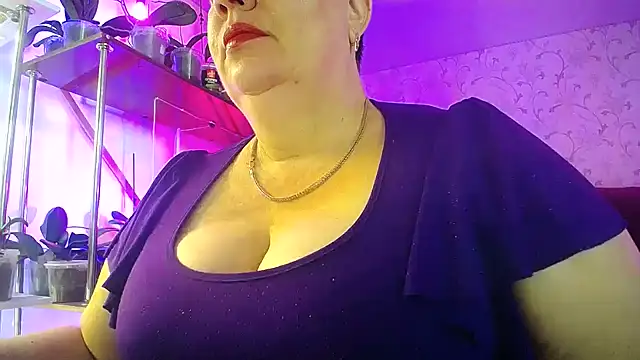 Snapshot of _Sweet_Woman chatting on 06-18-26, 05:08 Sweet Woman online show from 06-18-26, 05:08