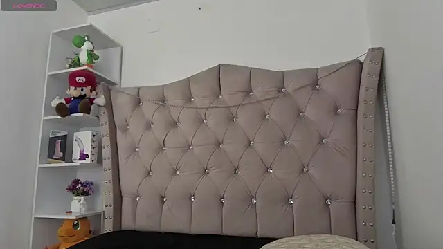 Snapshot of Sweet_Orianaa chatting on 06-14-26, 03:36 Sweet Orianaa online show from 06-14-26, 03:36