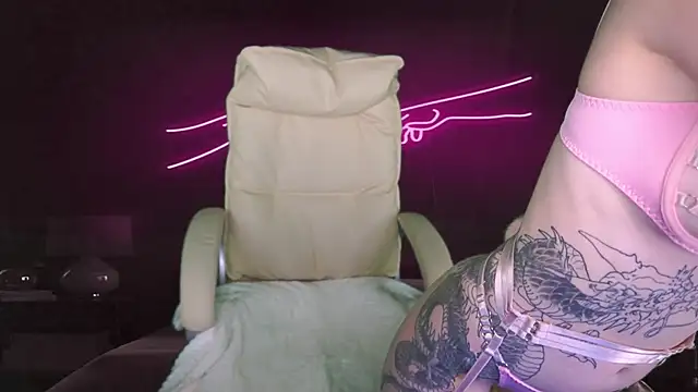 Snapshot of AnacondaOn chatting on 02-12-25, 07:23 AnacondaOn online show from 02-12-25, 07:23