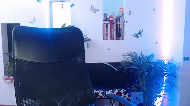 Lia-mitch online show from 05-14-26, 07:09
