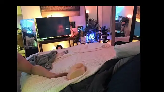 Snapshot of NinasNylonz chatting on 02-19-25, 12:55 NinasNylonz online show from 02-19-25, 12:55