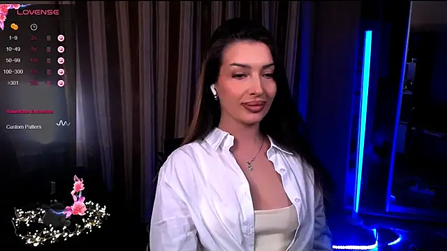 Snapshot of Laura_Bess chatting on 05-06-26, 08:14 Laura Bess online show from 05-06-26, 08:14