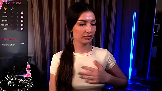 Snapshot of Laura_Bess chatting on 07-05-26, 10:28 Laura Bess online show from 07-05-26, 10:28