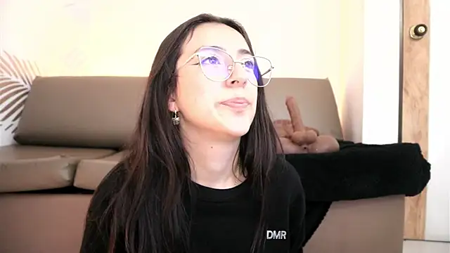 Sweet Sammy  online show from 04-14-26, 07:53