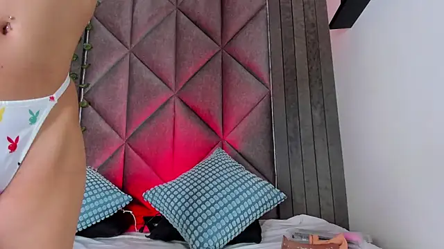 Snapshot of BriaConner_ chatting on 02-11-26, 02:49 BriaConner online show from 02-11-26, 02:49