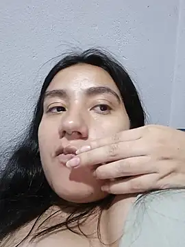 Snapshot of Hellen_Alex chatting on 06-25-26, 02:32 Hellen Alex online show from 06-25-26, 02:32
