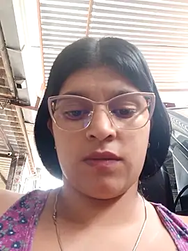 Snapshot of naughty-girl01 chatting on 03-01-25, 05:27 naughty-girl01 online show from 03-01-25, 05:27