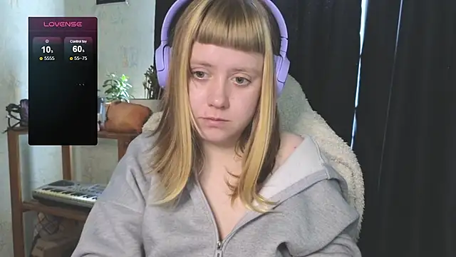 June shy0 online show from 09-26-25, 07:23