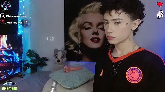 maxiy 001 online show from 02-22-26, 11:47