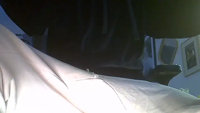 Snapshot of Bigone_uncut chatting on 10-13-25, 03:23 Bigone uncut online show from 10-13-25, 03:23