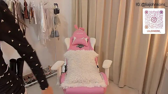 Snapshot of Sweetnaughtygirl_ chatting on 01-03-25, 02:54 Sweetnaughtygirl  online show from 01-03-25, 02:54