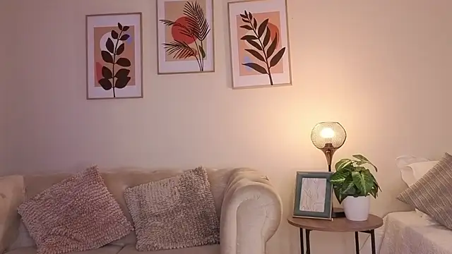 DahianaWalcott online show from 02-03-26, 04:34