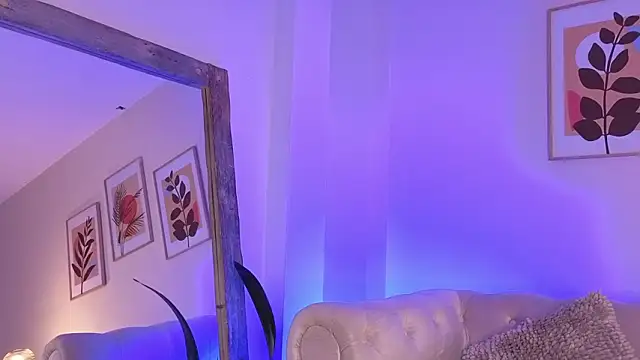 DahianaWalcott online show from 02-04-26, 03:07