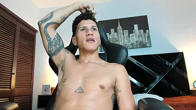 Snapshot of toyboys1 chatting on 05-29-26, 02:53 toyboys1 online show from 05-29-26, 02:53