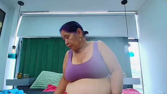 girl amada online show from 05-30-26, 02:25