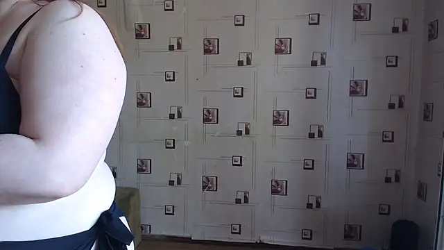 Snapshot of TasyaBigTTs chatting on 06-16-26, 05:43 TasyaBigTTs online show from 06-16-26, 05:43