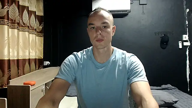Snapshot of heilgarbest chatting on 05-05-26, 04:04 heilgarbest online show from 05-05-26, 04:04