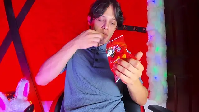 LilOwen  online show from 02-23-26, 07:00