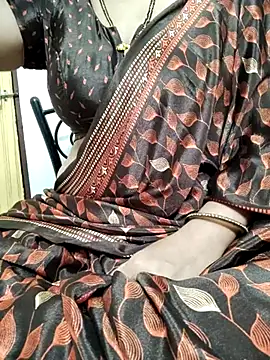 Snapshot of sunitha-3 chatting on 03-08-25, 12:30 sunitha-3 online show from 03-08-25, 12:30