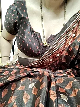 Snapshot of sunitha-3 chatting on 03-08-25, 03:35 sunitha-3 online show from 03-08-25, 03:35