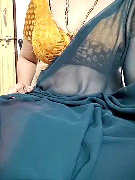 Snapshot of sunitha-3 chatting on 03-11-25, 05:35 sunitha-3 online show from 03-11-25, 05:35