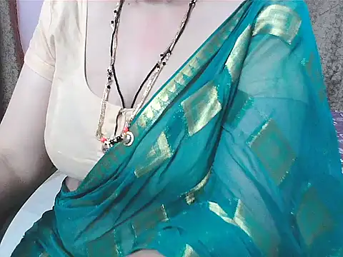 Snapshot of sunitha-3 chatting on 10-13-25, 07:03 sunitha-3 online show from 10-13-25, 07:03
