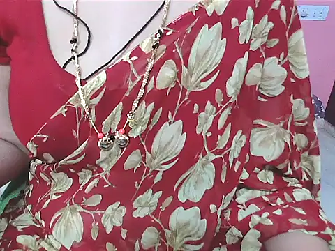 Snapshot of sunitha-3 chatting on 10-21-25, 08:04 sunitha-3 online show from 10-21-25, 08:04