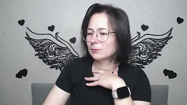Snapshot of MarieSho chatting on 05-22-26, 06:20 MarieSho online show from 05-22-26, 06:20