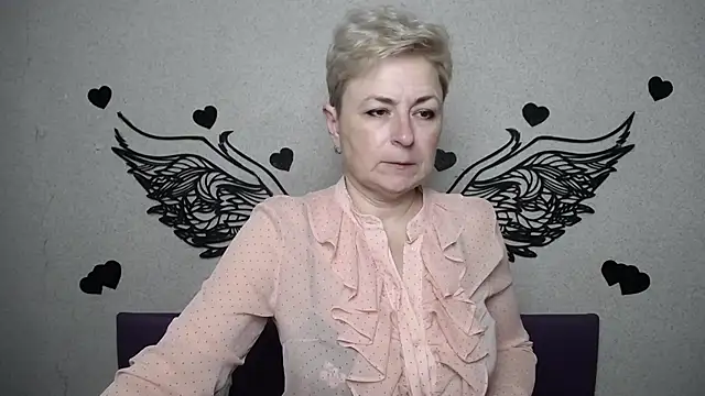 EmiliaGree online show from 04-05-26, 05:21