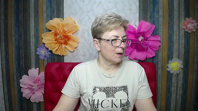 Snapshot of EmiliaGree chatting on 05-07-26, 05:07 EmiliaGree online show from 05-07-26, 05:07