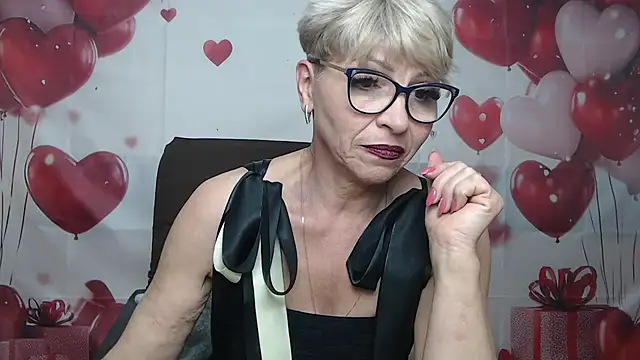 Snapshot of EllaBonito chatting on 05-16-26, 10:58 EllaBonito online show from 05-16-26, 10:58