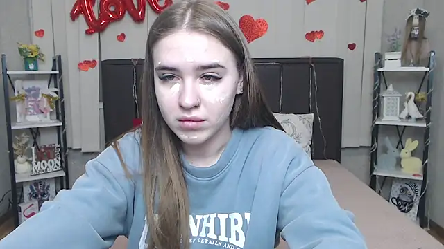 LauraHlot online show from 02-27-26, 06:30