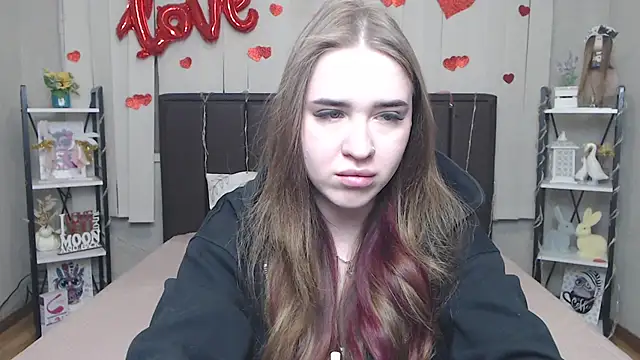 LauraHlot online show from 03-05-26, 06:37