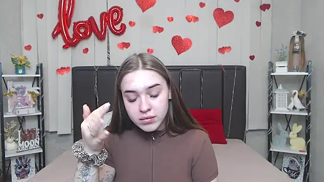 LauraHlot online show from 03-16-26, 07:56