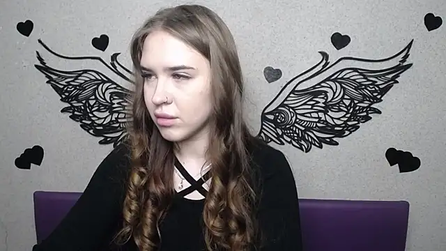 LauraHlot online show from 04-15-26, 05:47