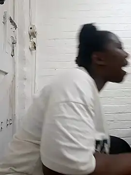 Thickchocolatex2 online show from 03-05-26, 07:21