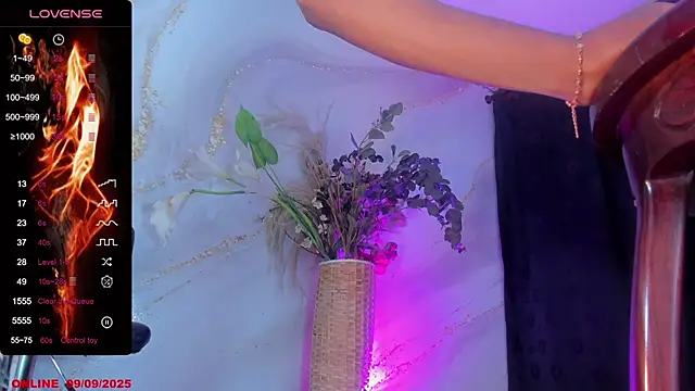 Karla-Ebony online show from 09-09-25, 02:16