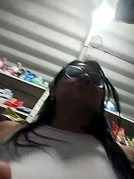 Linda Lars online show from 11-26-25, 02:56