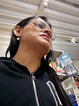 Linda Lars online show from 12-21-25, 03:13