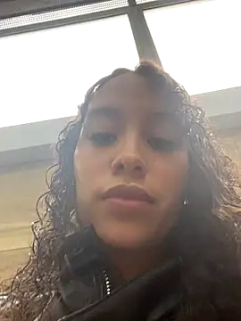 MarieLeon online show from 12-17-25, 09:10