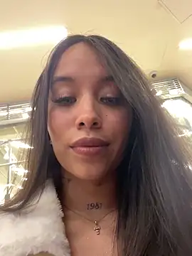 MarieLeon online show from 12-22-25, 09:12