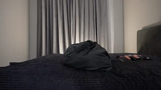 Snapshot of Nik_Sharp chatting on 05-23-26, 04:55 Nik Sharp online show from 05-23-26, 04:55