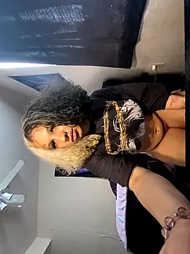 Creolegirl19 online show from 11-16-25, 07:19