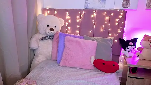 MiahJoness online show from 01-17-26, 04:50