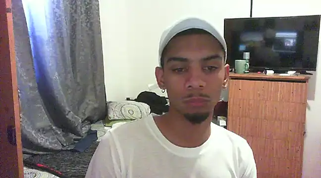 Snapshot of 29YOURZ_28_ chatting on 12-02-24, 06:30 29YOURZ 28 online show from 12-02-24, 06:30