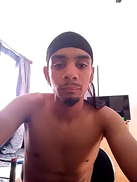 Snapshot of 29YOURZ_28_ chatting on 12-07-24, 02:35 29YOURZ 28 online show from 12-07-24, 02:35