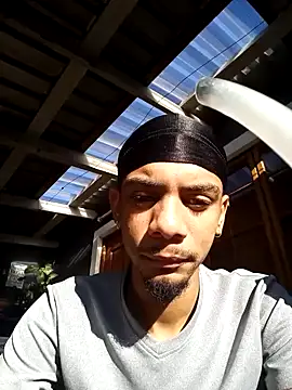 Snapshot of 29YOURZ_28_ chatting on 12-10-24, 05:17 29YOURZ 28 online show from 12-10-24, 05:17